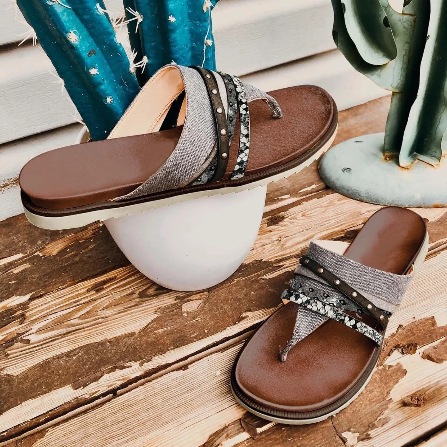 2025 New Women's Summer Sandals Casual Snake Pattern Color Matching Flip-Flops Leather Braided Strap Beach
