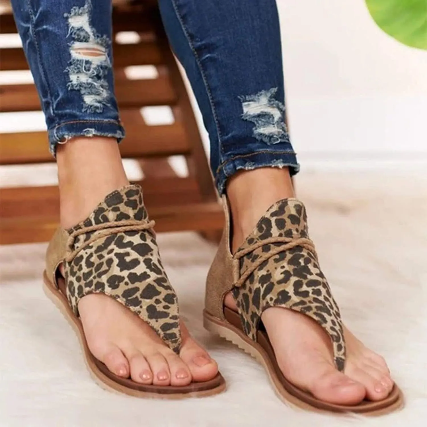 FABIURT Sandals for Women Roman Sandals Slip-On Ankle Strap Flip Flop Open Toe Casual Summer Beach Gladiator Flat Sandal