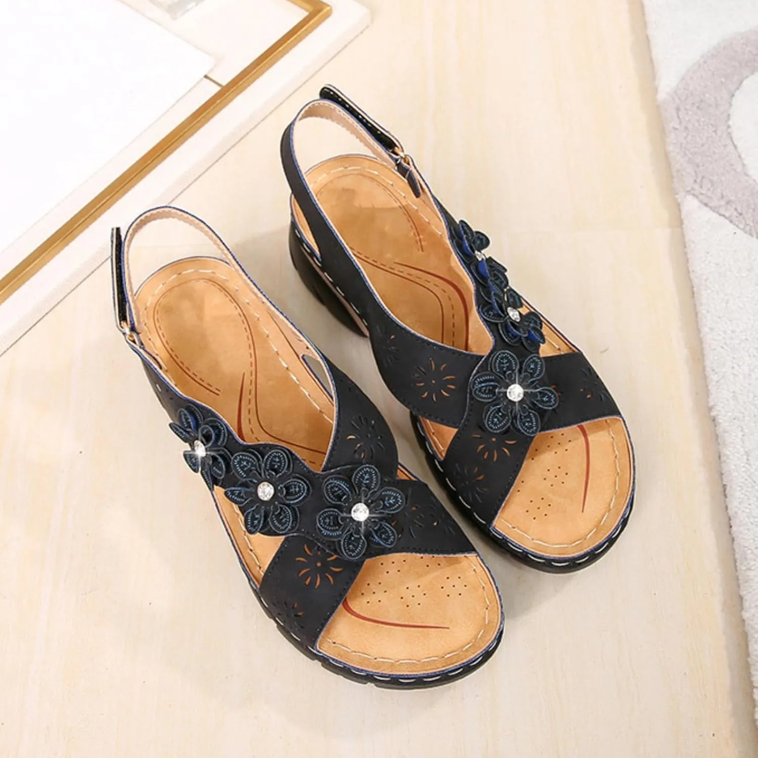 Flats Sandals for Women Summer Open Toe Lightweight Ankle Strap Walking Sandals Casual Slip on Beach Sandal
