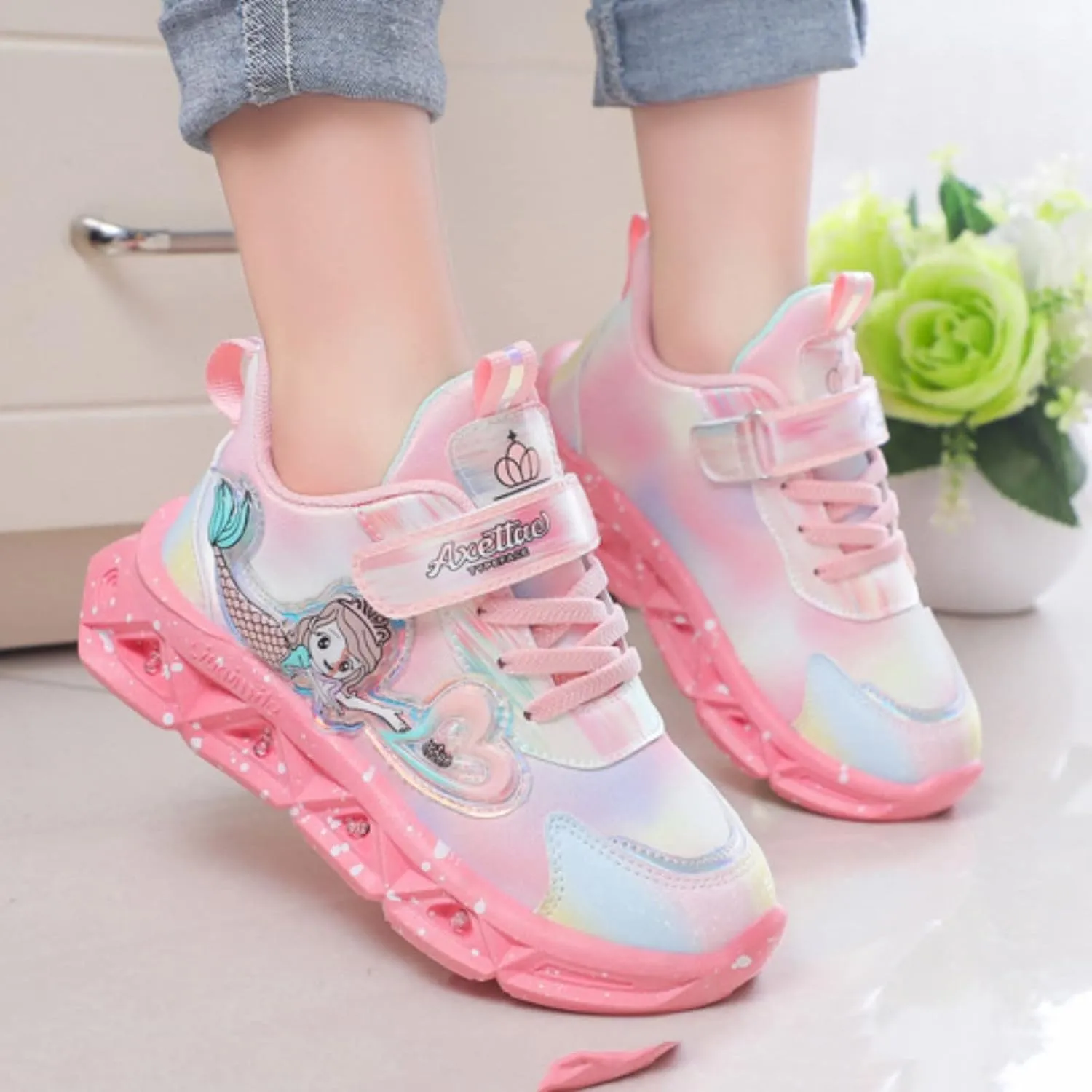 Girls Sneakers Casual Shoes LED Light Up 𝗠ermaid Shoes Slip On Light-Up Sneakers Breathable Mesh Sneakers