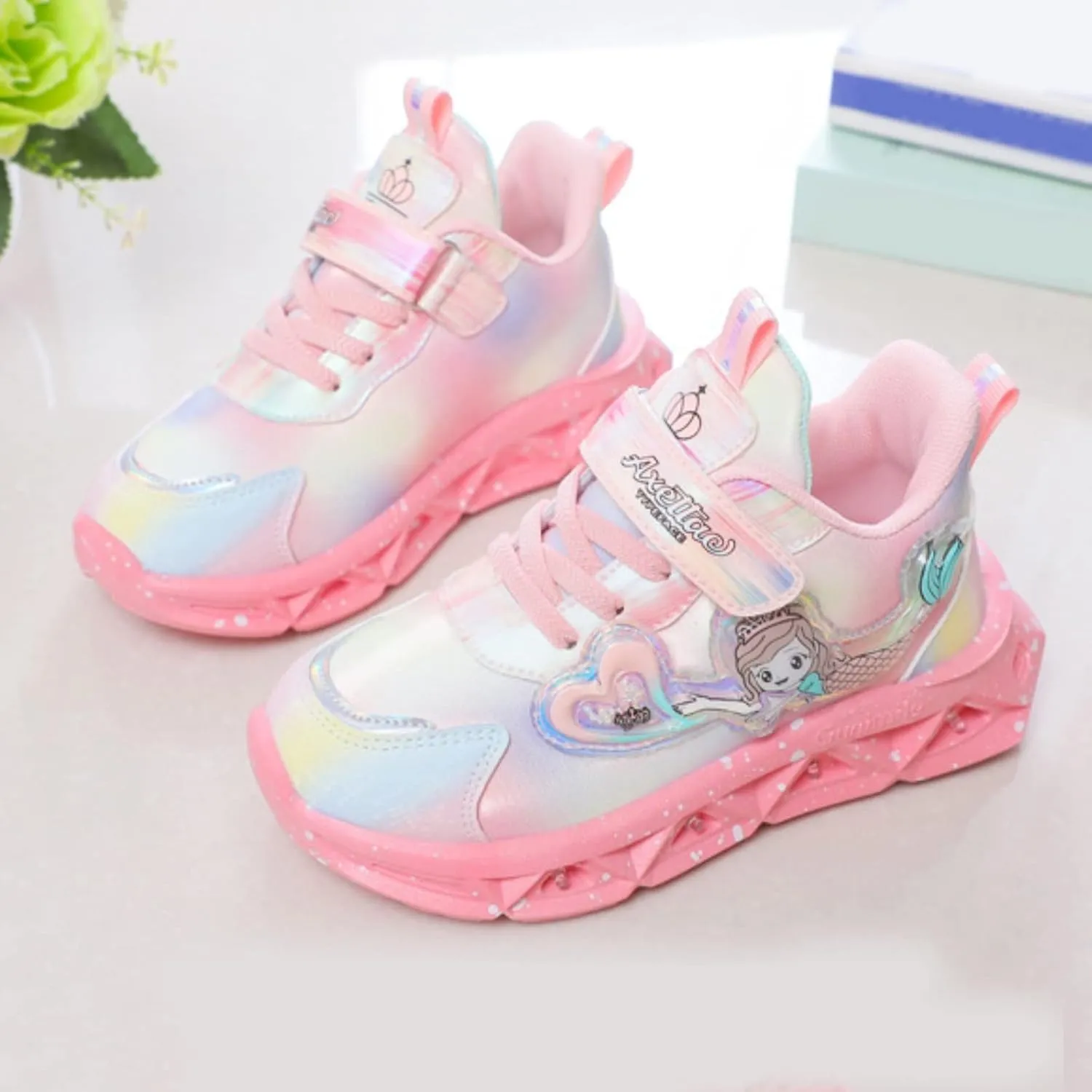 Girls Sneakers Casual Shoes LED Light Up 𝗠ermaid Shoes Slip On Light-Up Sneakers Breathable Mesh Sneakers