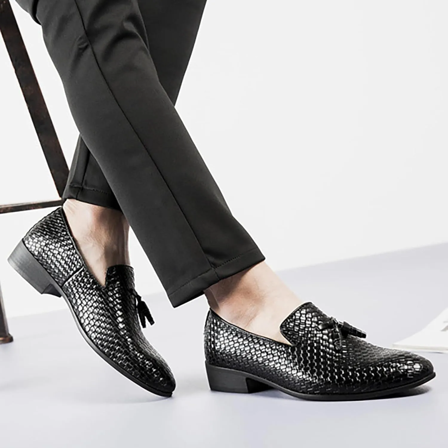 Men's Business Casual Dress Shoes Classic Loafers Modern Formal Woven PU Leather Oxfords