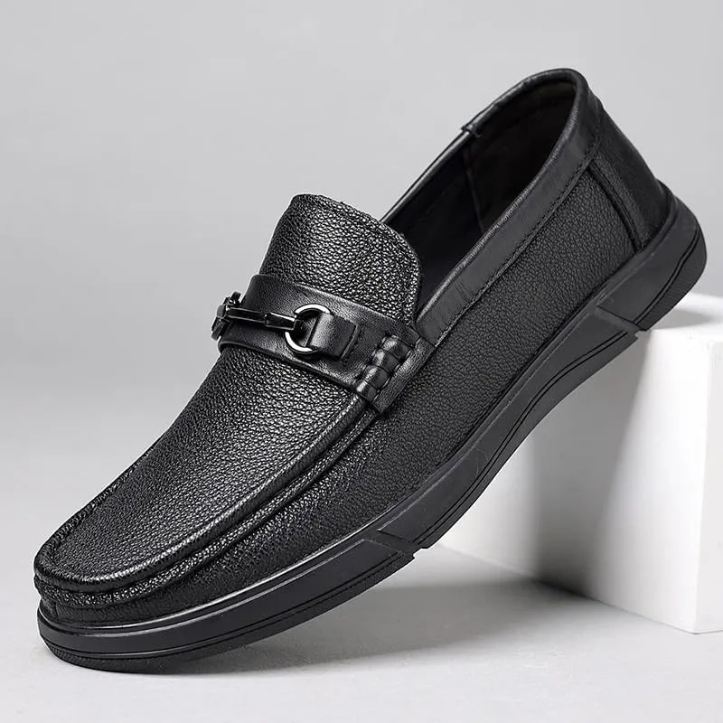 Modern Men's Wingtip Oxford Shoes with Brogue Detailing and Leather Sole for Formal Occasions