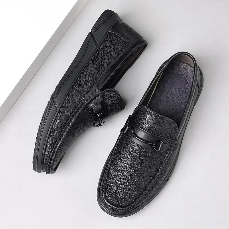 Modern Men's Wingtip Oxford Shoes with Brogue Detailing and Leather Sole for Formal Occasions