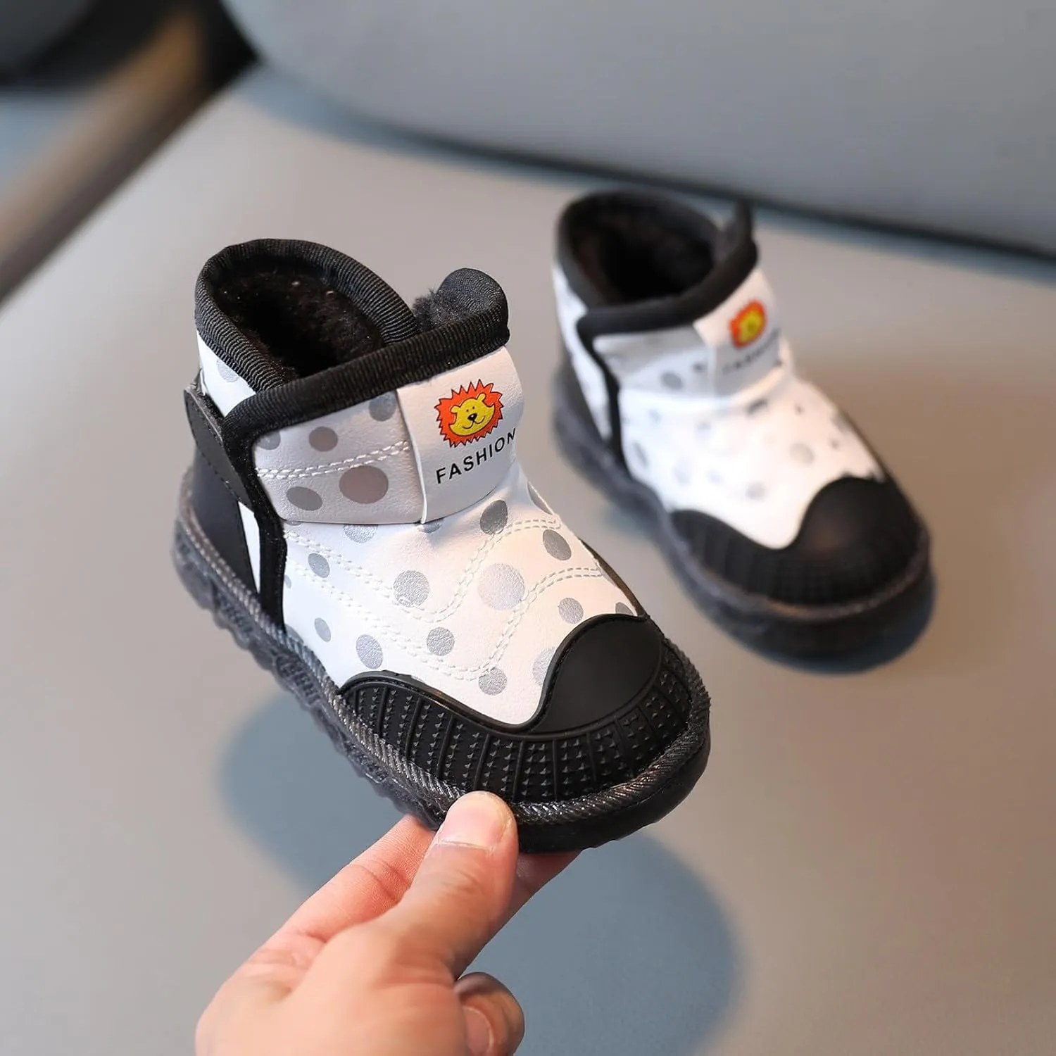 Toddler Girls Boys Light Up Shoes LED Cotton Warm Breathable Lightweight Walking Sneakers Winter Warm Ankle Boots