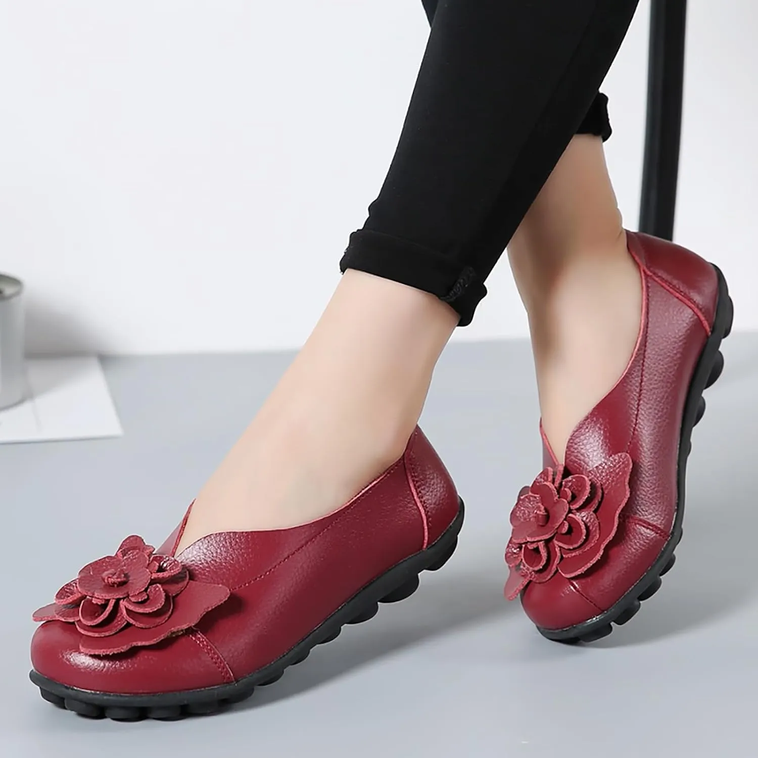 Womens Genuine Leather Loafers Wide Width Slip on Casual Round Toe Moccasins Driving Flats Lightweight Mom Nurse Walking Shoes