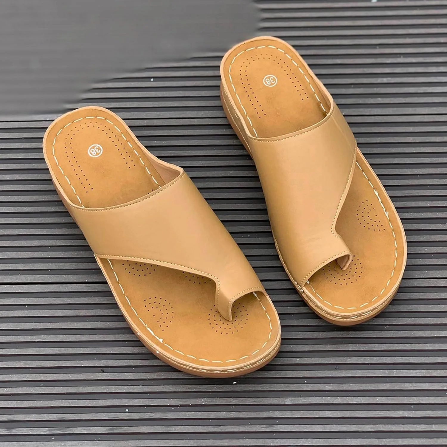 Women's Leather Wedge Sandals Arch Support Flip-Flops Walking Beach Sandals Slip On Open Toe Dressy Sandals